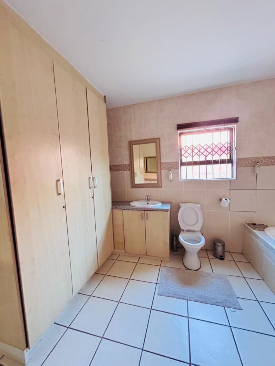 11 Bedroom Property for Sale in Mogwase North West